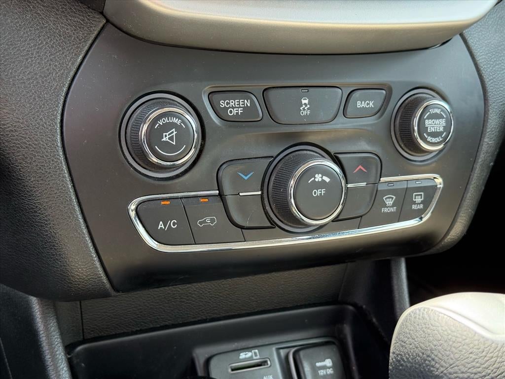 2015 Jeep Cherokee Sport