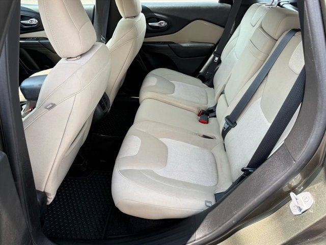 2015 Jeep Cherokee Sport