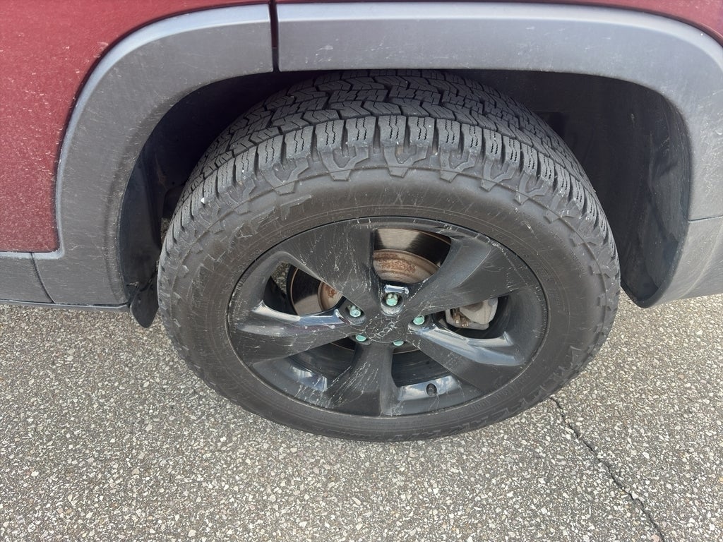 Used 2020 Jeep Cherokee Altitude with VIN 1C4PJMLN3LD541096 for sale in Charleston, WV