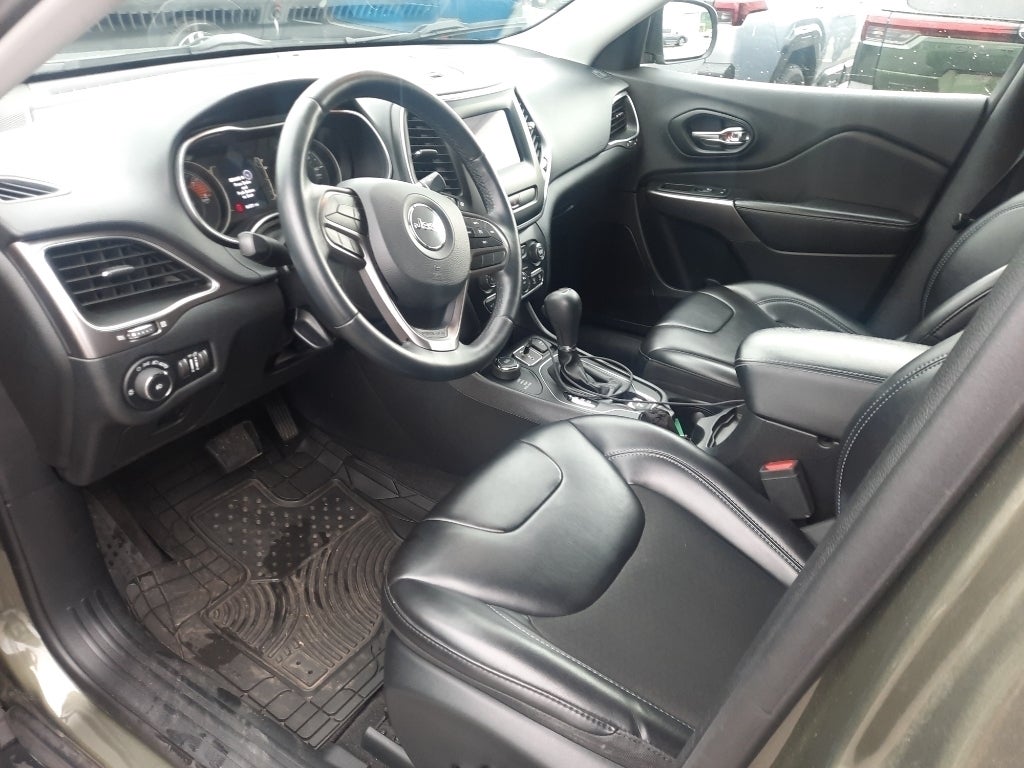 Used 2019 Jeep Cherokee Latitude Plus with VIN 1C4PJMLX7KD422662 for sale in Charleston, WV