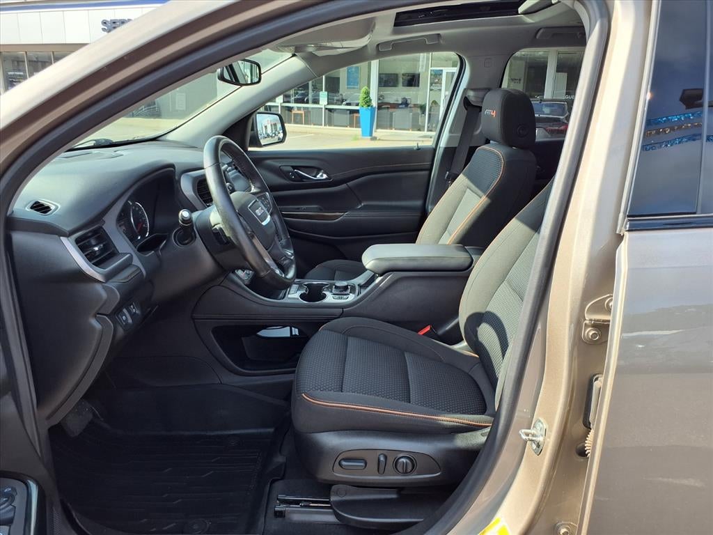 2022 GMC Acadia AT4