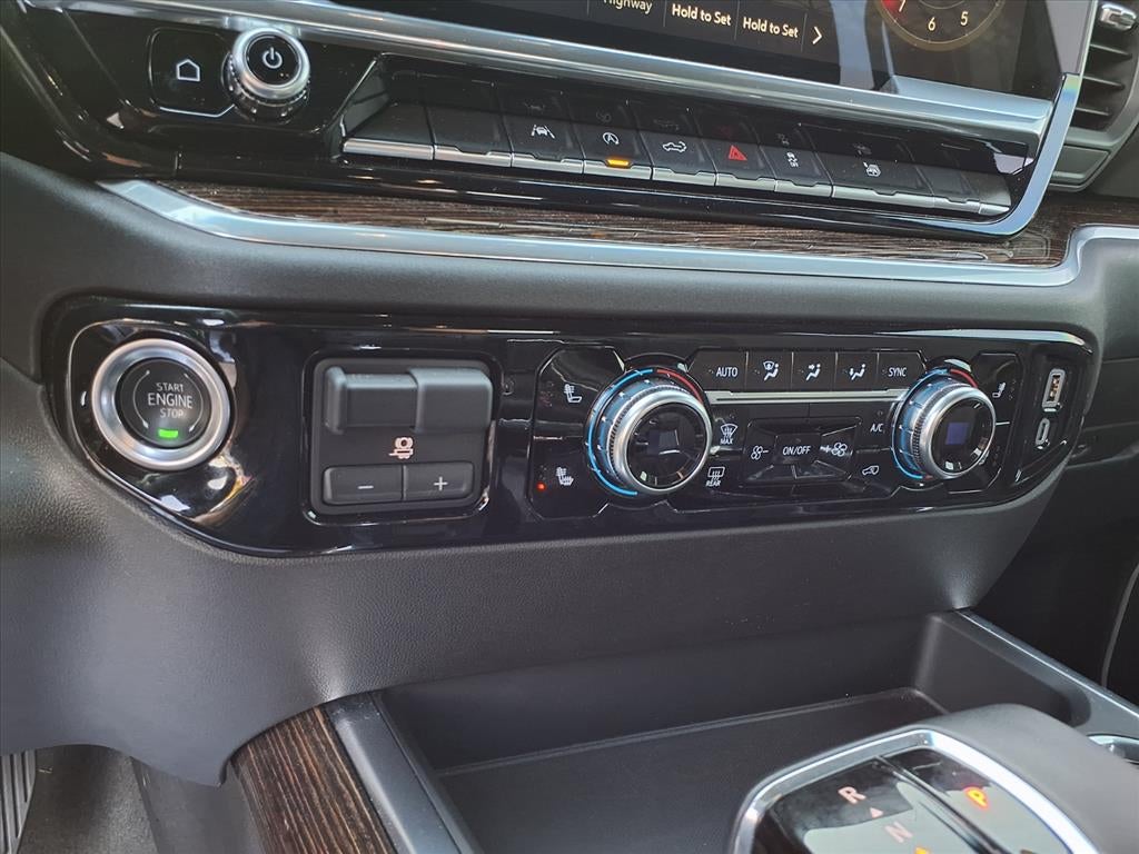 2025 GMC Sierra Elevation