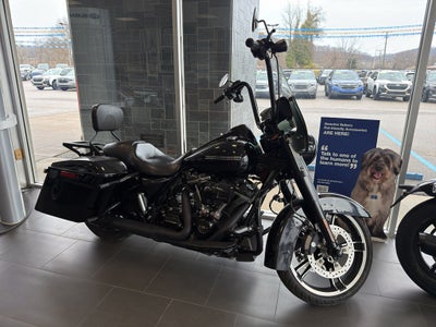 2017 Harley-Davidson FLHRXS Base