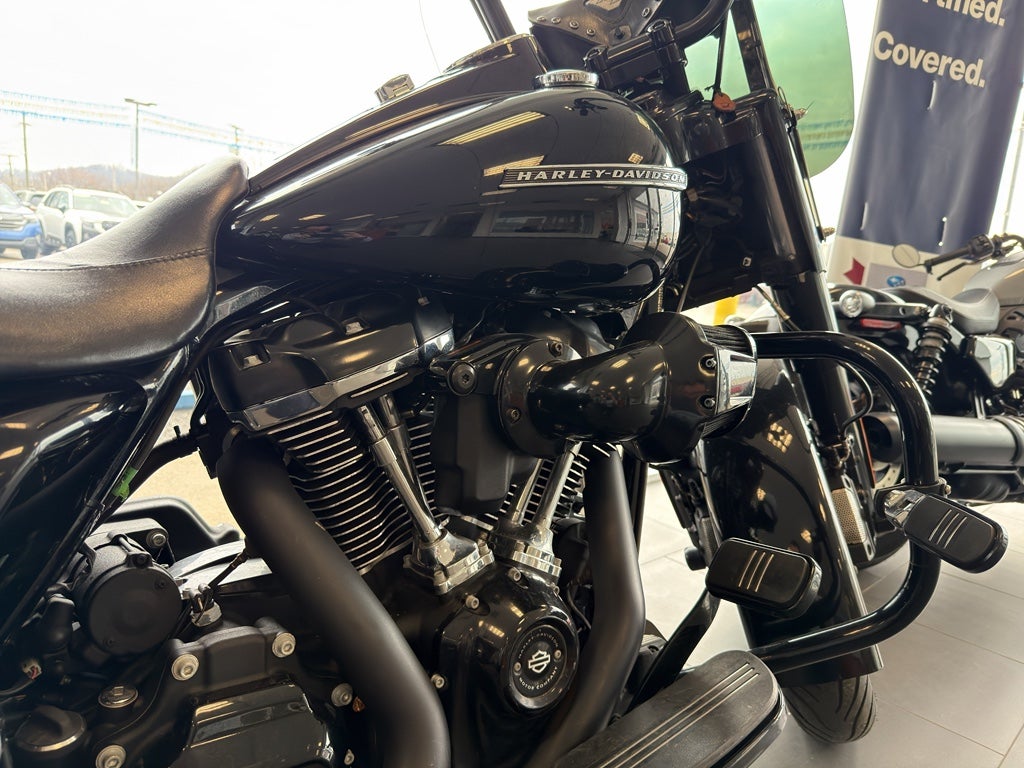 2017 Harley-Davidson FLHRXS Base