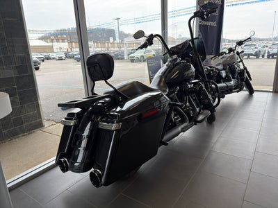 2017 Harley-Davidson FLHRXS Base