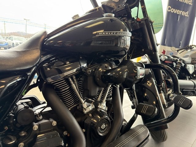 2017 Harley-Davidson FLHRXS Base