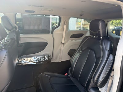 2020 Chrysler Voyager LXI