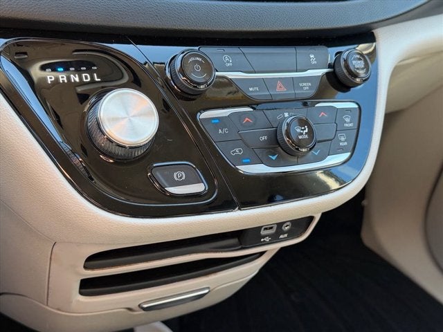 2020 Chrysler Voyager LXI