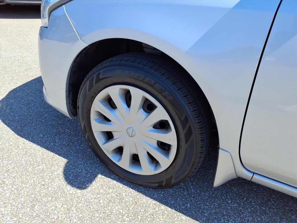 2015 Nissan Versa SV
