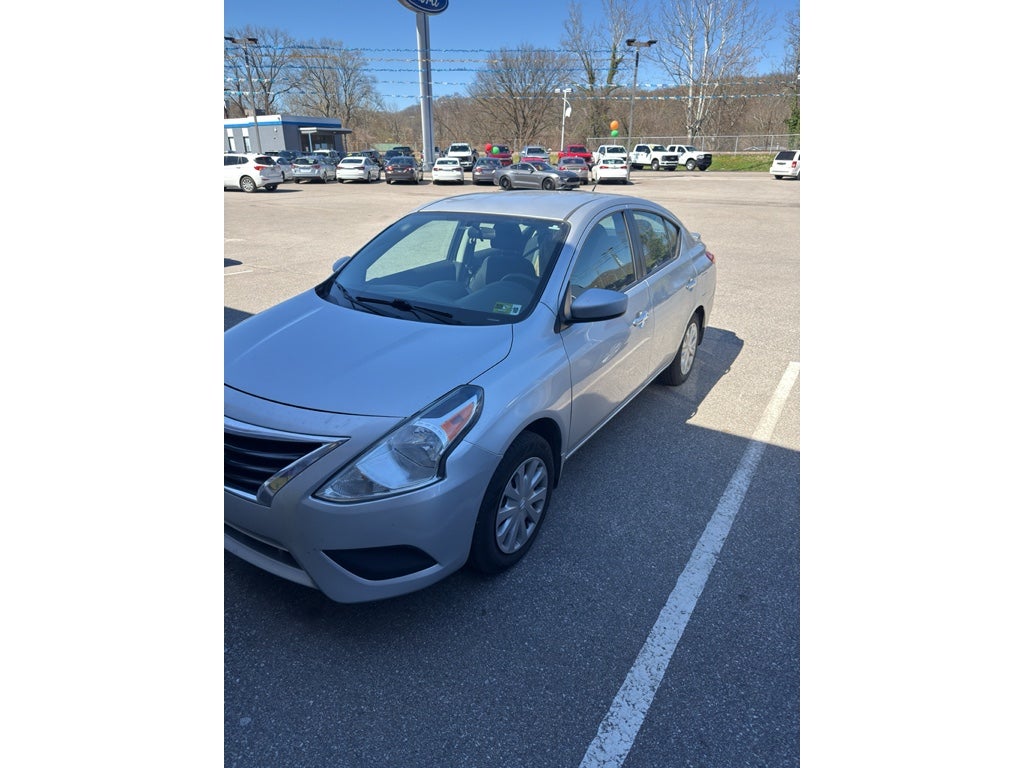 2015 Nissan Versa SV