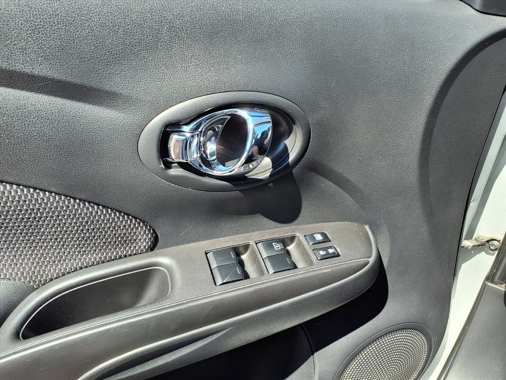 2015 Nissan Versa SV