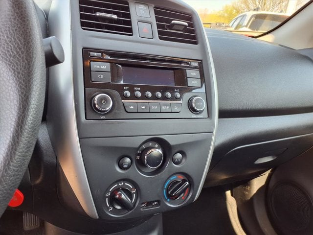 2015 Nissan Versa SV