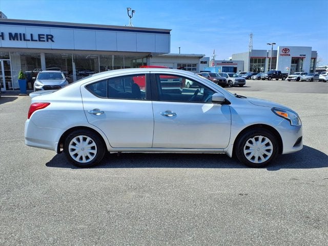 2015 Nissan Versa SV