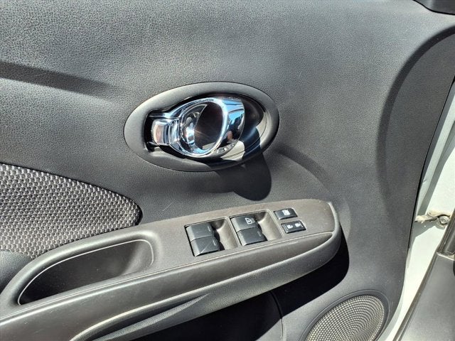 2015 Nissan Versa SV