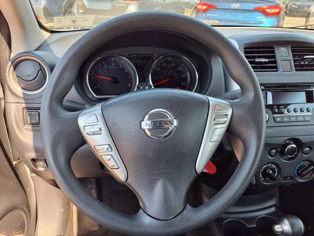 2015 Nissan Versa SV