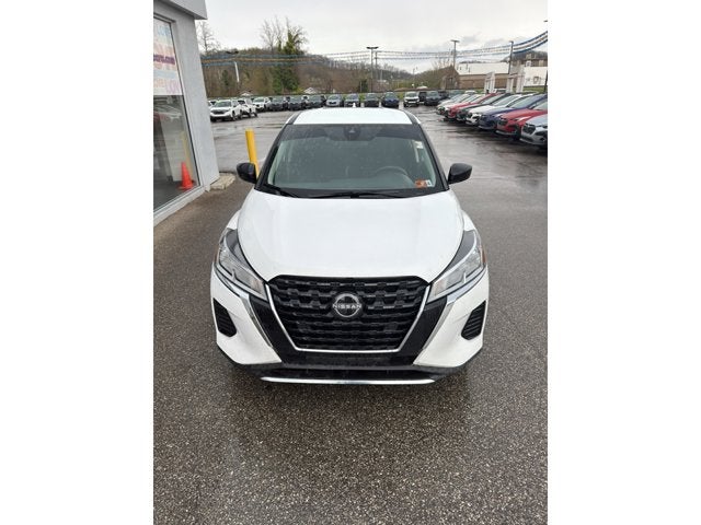 2022 Nissan Kicks S