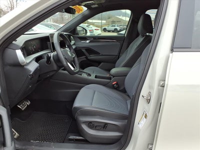 2025 Volkswagen Tiguan SE R-Line Black