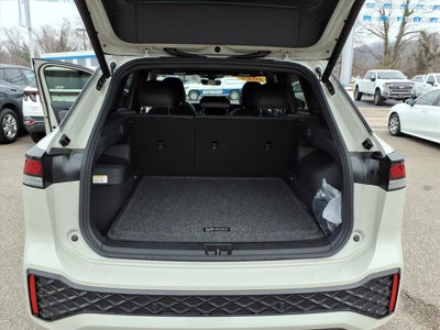 2025 Volkswagen Tiguan SE R-Line Black