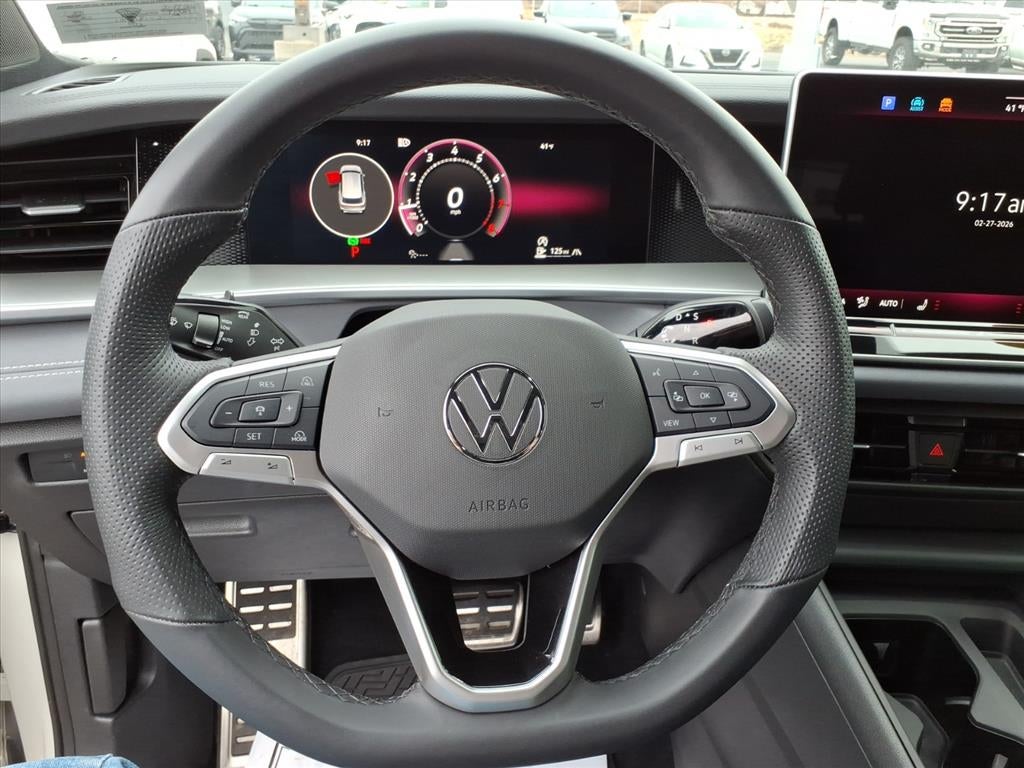 2025 Volkswagen Tiguan SE R-Line Black