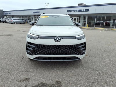 2025 Volkswagen Tiguan SE R-Line Black