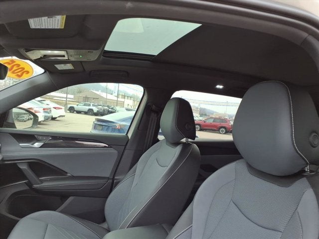 2025 Volkswagen Tiguan SE R-Line Black