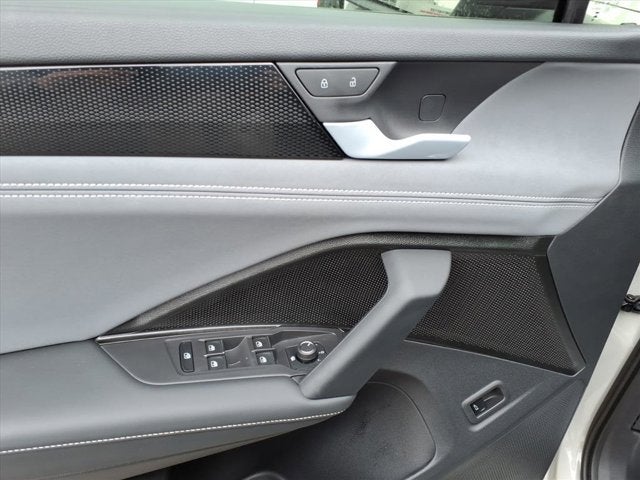 2025 Volkswagen Tiguan SE R-Line Black