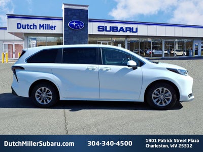 2024 Toyota Sienna LE