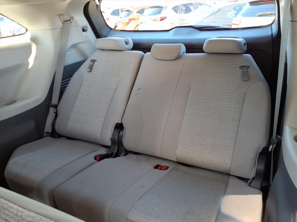 2024 Toyota Sienna LE