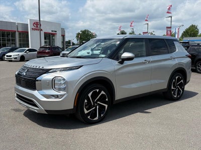 2024 Mitsubishi Outlander SE