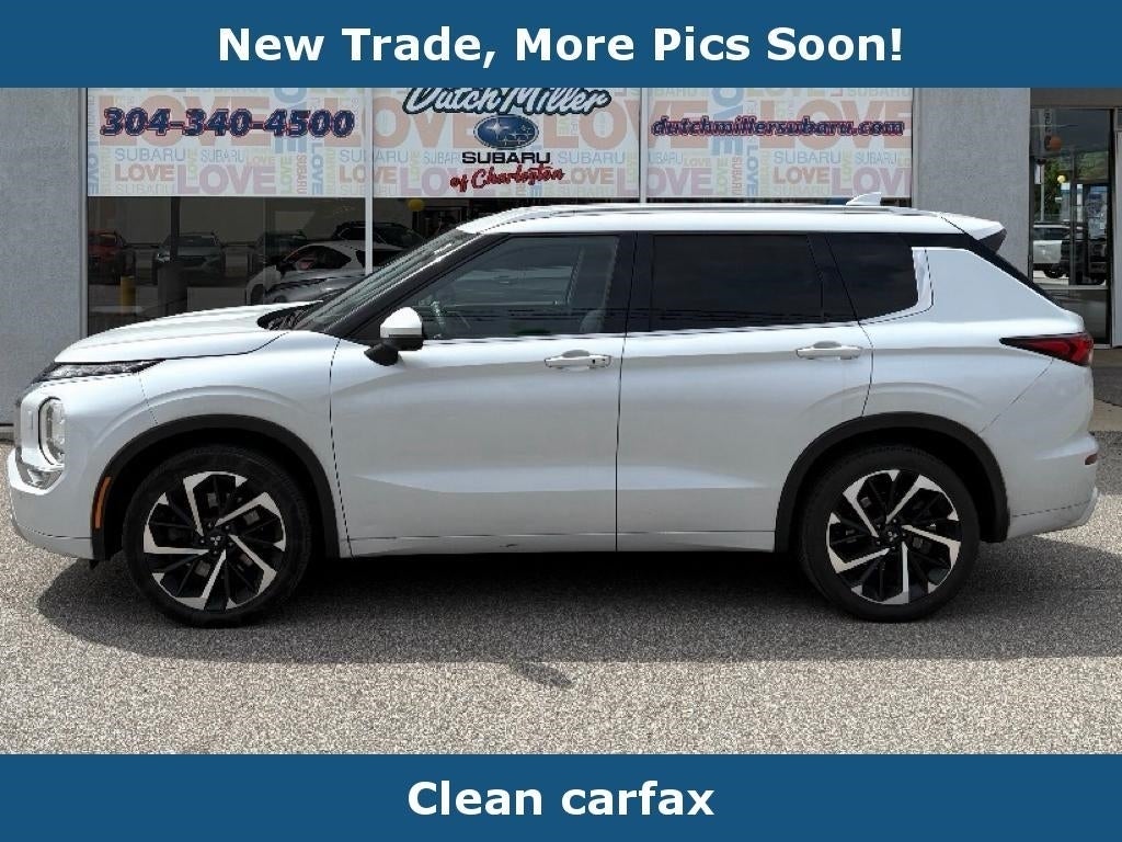 2022 Mitsubishi Outlander SEL S-AWC's photo