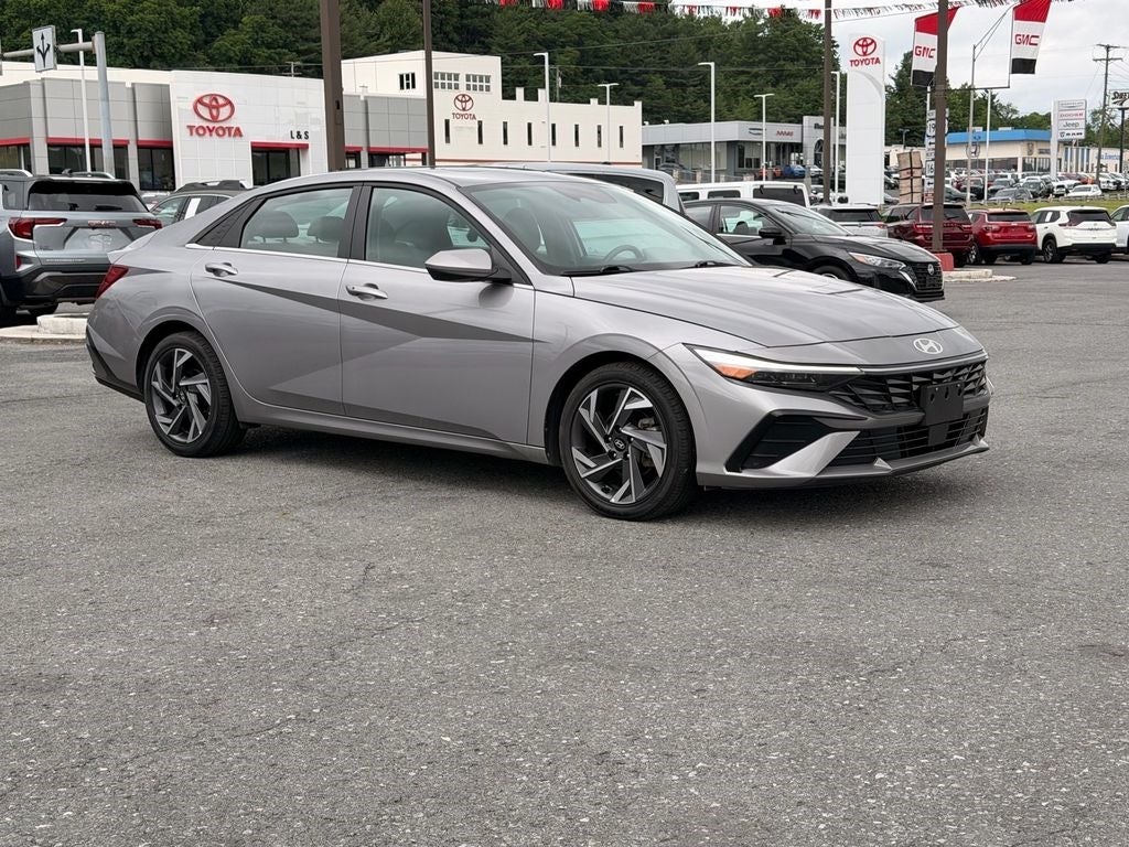 2025 Hyundai Elantra SEL Convenience