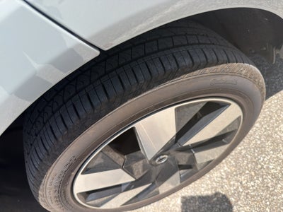 2025 Volvo XC60 Plus