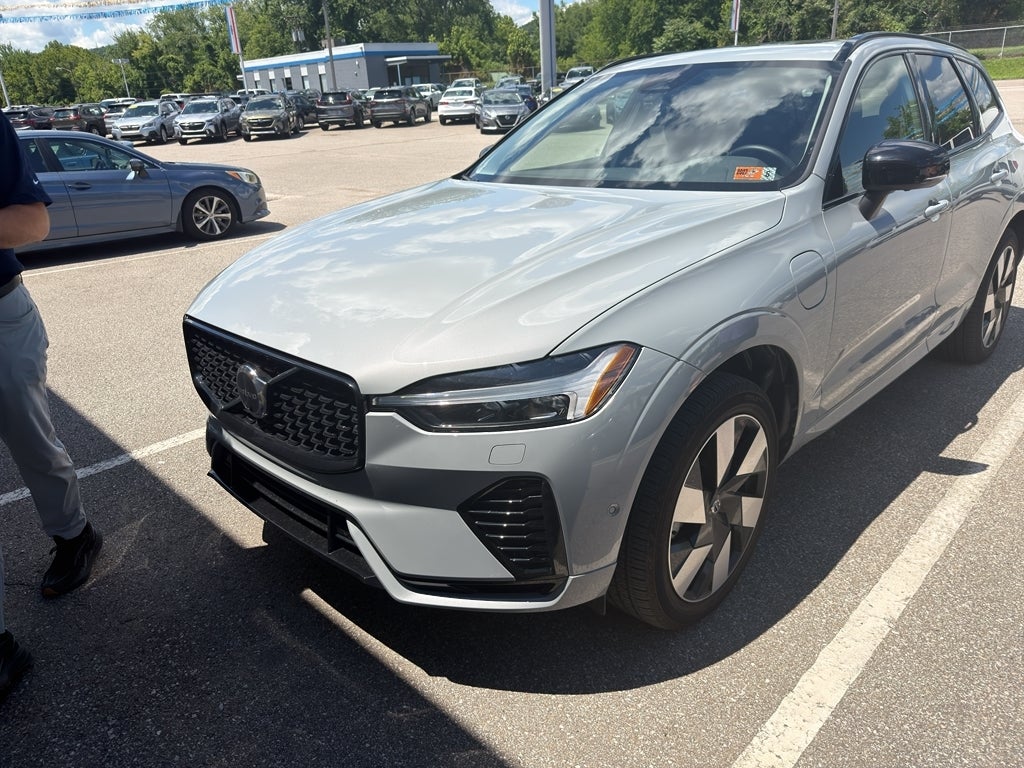 2025 Volvo XC60 Plus